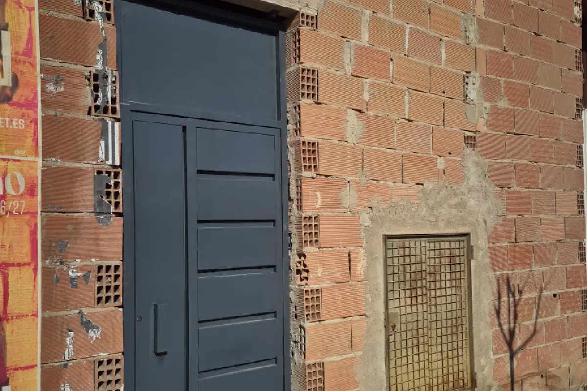 Trabajo de cerrajería en hierro y acero inoxidable 11