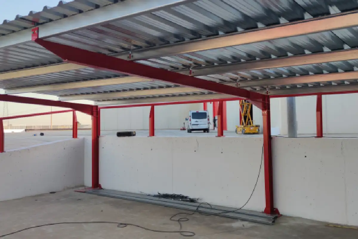 Trabajo de cerrajería en hierro y acero inoxidable 14