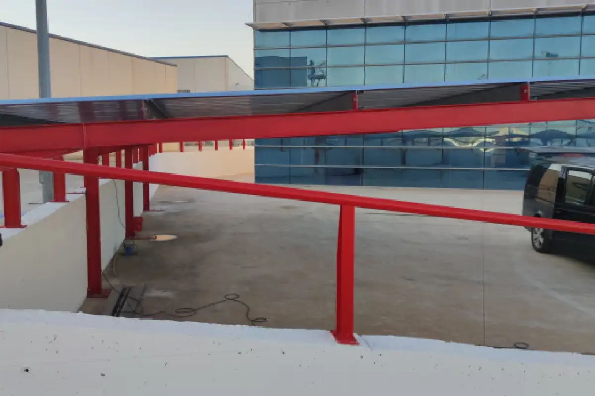 Trabajo de cerrajería metálica