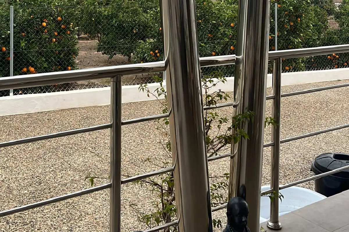 Trabajo de cerrajería en hierro y acero inoxidable 18