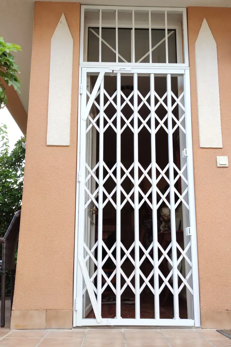 Trabajo de cerrajería en hierro y acero inoxidable 5